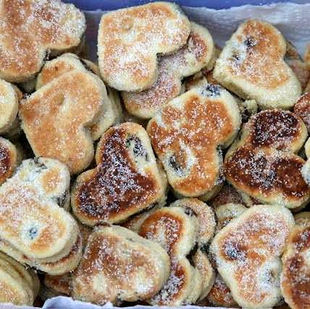 cakes & bakes by heavenly